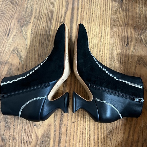 Fluevog Super Fine "Highness" zippered ankle boots, NWOB, black / silver, size 7 - Picture 8 of 14
